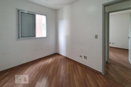 Quarto 1 de apartamento para alugar com 2 quartos, 54m² em Vila Natália, São Paulo