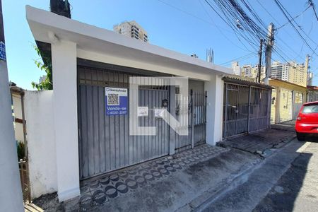 Casa à venda com 100m², 3 quartos e 4 vagas Casa à venda com 100m², 3 quartos e 4 vagasFachada