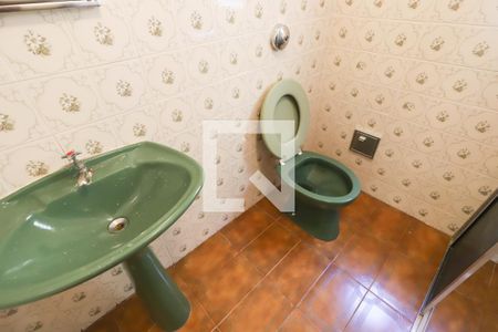 Casa à venda com 100m², 3 quartos e 4 vagas Casa à venda com 100m², 3 quartos e 4 vagasBanheiro