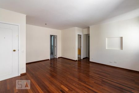 Sala de apartamento para alugar com 2 quartos, 79m² em Indianópolis, São Paulo