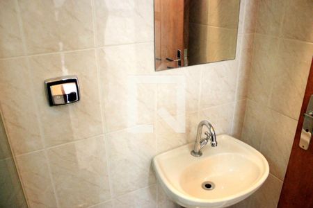 Casa à venda com 123m², 3 quartos e 2 vagasBanheiro da área de serviço