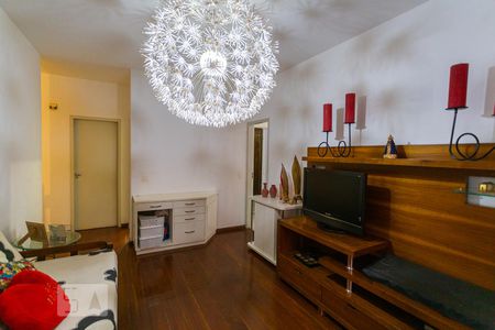 Sala 2 de casa para alugar com 3 quartos, 340m² em Serra, Belo Horizonte