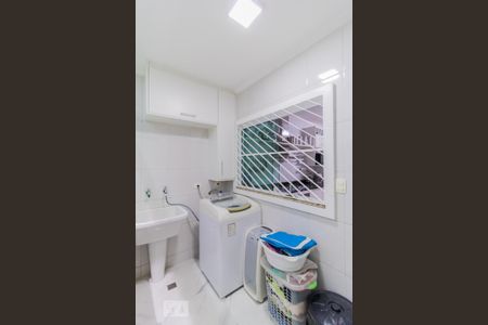 Casa à venda com 167m², 3 quartos e 2 vagasÁrea de Serviço