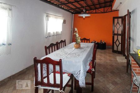 Casa à venda com 210m², 3 quartos e 3 vagas Casa à venda com 210m², 3 quartos e 3 vagasEspaço Gourmet