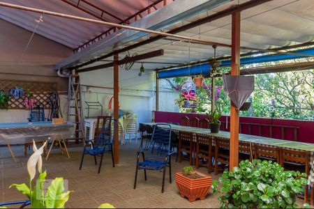 Casa à venda com 450m², 3 quartos e 3 vagas Casa à venda com 450m², 3 quartos e 3 vagasÁrea Externa