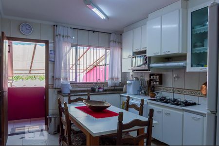 Casa à venda com 450m², 3 quartos e 3 vagas Casa à venda com 450m², 3 quartos e 3 vagasCozinha