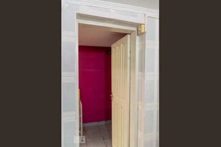 Casa à venda com 450m², 3 quartos e 3 vagas Casa à venda com 450m², 3 quartos e 3 vagasBanheiro de Serviço