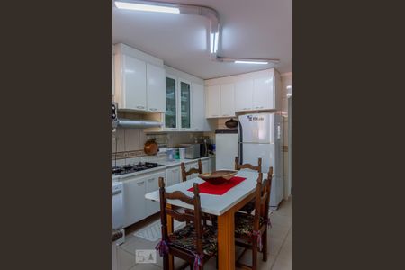 Casa à venda com 450m², 3 quartos e 3 vagas Casa à venda com 450m², 3 quartos e 3 vagasCozinha