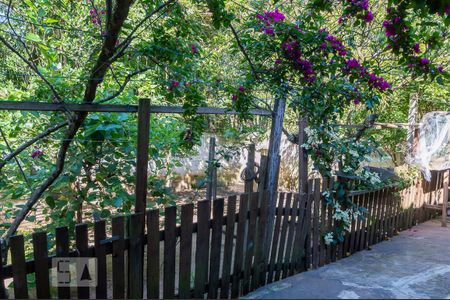 Casa à venda com 450m², 3 quartos e 3 vagas Casa à venda com 450m², 3 quartos e 3 vagasÁrea Externa