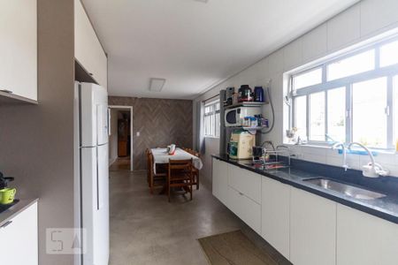 Casa à venda com 159m², 3 quartos e 3 vagasCozinha