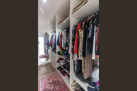Casa à venda com 159m², 3 quartos e 3 vagasCloset da Suíte