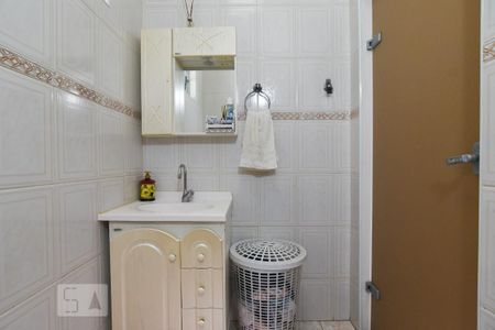 Casa à venda com 160m², 3 quartos e 2 vagasBanheiro comum