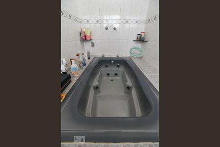 Casa à venda com 160m², 3 quartos e 2 vagasBanheiro da suíte