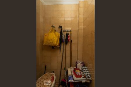 Apartamento à venda com 143m², 2 quartos e 1 vaga Apartamento à venda com 143m², 2 quartos e 1 vagaBanheiro de Serviço