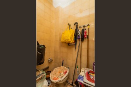 Apartamento à venda com 143m², 2 quartos e 1 vaga Apartamento à venda com 143m², 2 quartos e 1 vagaBanheiro de Serviço