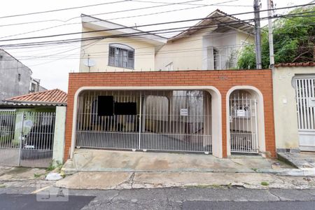 Casa à venda com 85m², 3 quartos e 2 vagas Casa à venda com 85m², 3 quartos e 2 vagasFachada
