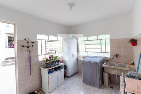 Casa à venda com 120m², 4 quartos e 2 vagasLavanderia 1