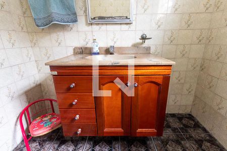 Casa à venda com 120m², 4 quartos e 2 vagasBanheiro 1