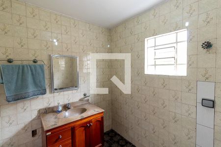 Casa à venda com 120m², 4 quartos e 2 vagasBanheiro 1