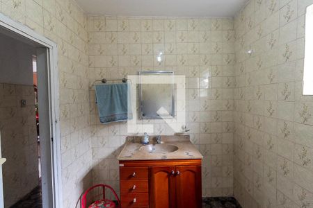 Casa à venda com 120m², 4 quartos e 2 vagasBanheiro 1