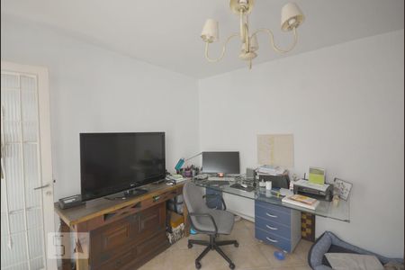 Casa à venda com 200m², 2 quartos e 1 vaga Casa à venda com 200m², 2 quartos e 1 vagaSala Edicola