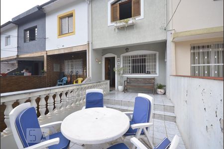 Casa à venda com 200m², 2 quartos e 1 vaga Casa à venda com 200m², 2 quartos e 1 vagaVaranda