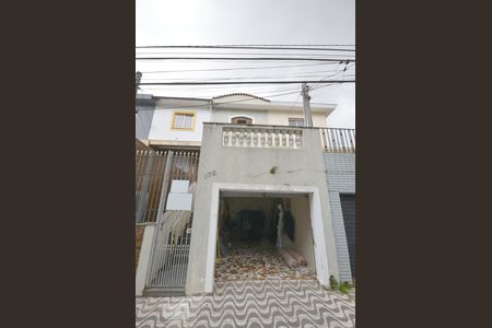 Casa à venda com 200m², 2 quartos e 1 vaga Casa à venda com 200m², 2 quartos e 1 vagaFachada