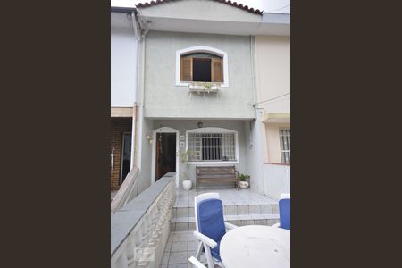 Casa à venda com 200m², 2 quartos e 1 vaga Casa à venda com 200m², 2 quartos e 1 vagaVaranda