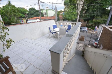 Casa à venda com 200m², 2 quartos e 1 vaga Casa à venda com 200m², 2 quartos e 1 vagaVaranda