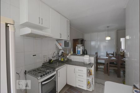 Casa à venda com 200m², 2 quartos e 1 vaga Casa à venda com 200m², 2 quartos e 1 vagaCozinha