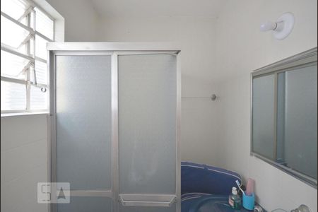 Casa à venda com 200m², 2 quartos e 1 vaga Casa à venda com 200m², 2 quartos e 1 vagaBanheiro