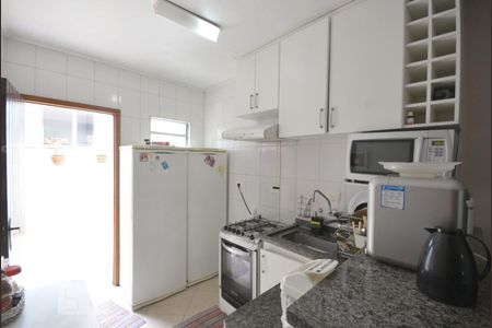 Casa à venda com 200m², 2 quartos e 1 vaga Casa à venda com 200m², 2 quartos e 1 vagaCozinha