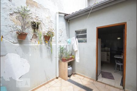 Casa à venda com 200m², 2 quartos e 1 vaga Casa à venda com 200m², 2 quartos e 1 vagaQuintal