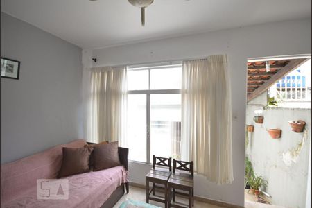 Casa à venda com 200m², 2 quartos e 1 vaga Casa à venda com 200m², 2 quartos e 1 vagaSala Edicola