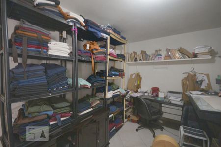 Casa à venda com 200m², 2 quartos e 1 vaga Casa à venda com 200m², 2 quartos e 1 vagaQuarto 1 Edicola