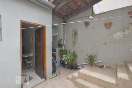 Casa à venda com 200m², 2 quartos e 1 vaga Casa à venda com 200m², 2 quartos e 1 vagaQuintal