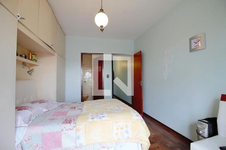 Casa à venda com 200m², 5 quartos e 2 vagasSuíte