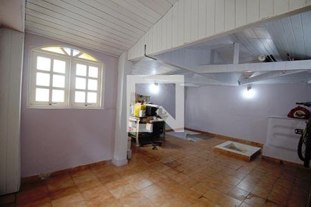 Casa à venda com 200m², 5 quartos e 2 vagasSótão