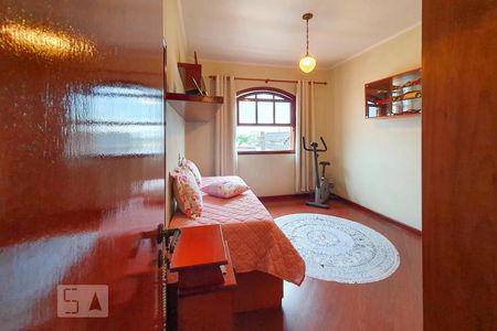 Casa à venda com 180m², 2 quartos e 2 vagas Casa à venda com 180m², 2 quartos e 2 vagasQuarto 2