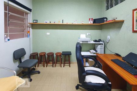 Casa à venda com 180m², 2 quartos e 2 vagas Casa à venda com 180m², 2 quartos e 2 vagasQuarto de Serviço ou extra