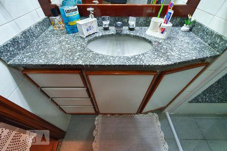 Casa à venda com 180m², 2 quartos e 2 vagas Casa à venda com 180m², 2 quartos e 2 vagasBanheiro