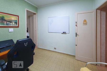 Casa à venda com 180m², 2 quartos e 2 vagas Casa à venda com 180m², 2 quartos e 2 vagasQuarto de Serviço ou extra