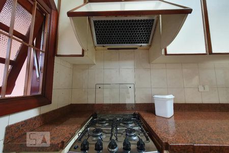 Casa à venda com 180m², 2 quartos e 2 vagas Casa à venda com 180m², 2 quartos e 2 vagasCozinha