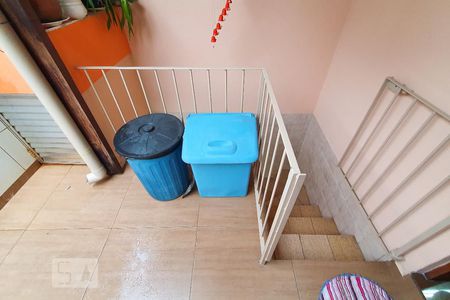 Casa à venda com 180m², 2 quartos e 2 vagas Casa à venda com 180m², 2 quartos e 2 vagasCozinha