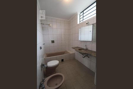 Casa à venda com 280m², 4 quartos e 4 vagasBanheiro do Quarto 4