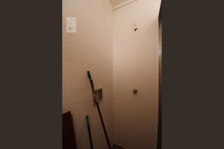 Casa à venda com 280m², 4 quartos e 4 vagasBanheiro de serviço