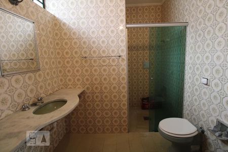 Casa à venda com 280m², 4 quartos e 4 vagasBanheiro 2