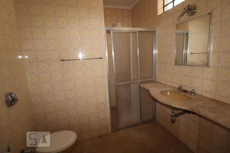 Casa à venda com 280m², 4 quartos e 4 vagasBanheiro 1