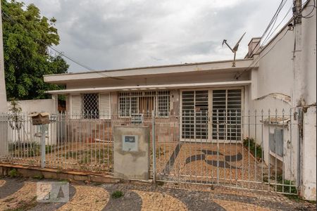 Casa à venda com 152m², 3 quartos e 1 vaga Casa à venda com 152m², 3 quartos e 1 vagaFachada