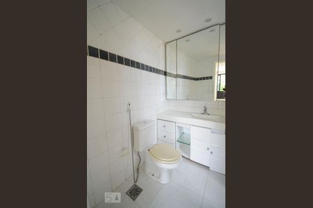 Apartamento à venda com 145m², 4 quartos e 2 vagas Apartamento à venda com 145m², 4 quartos e 2 vagasBanheiro da Suíte